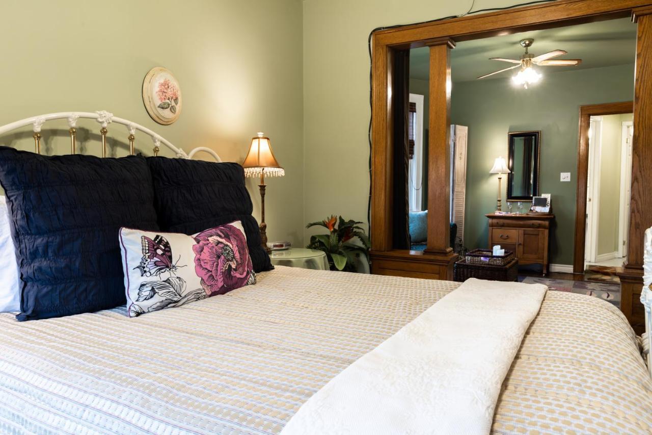 A Hidden Gem Bed&Breakfast Windsor Eksteriør billede